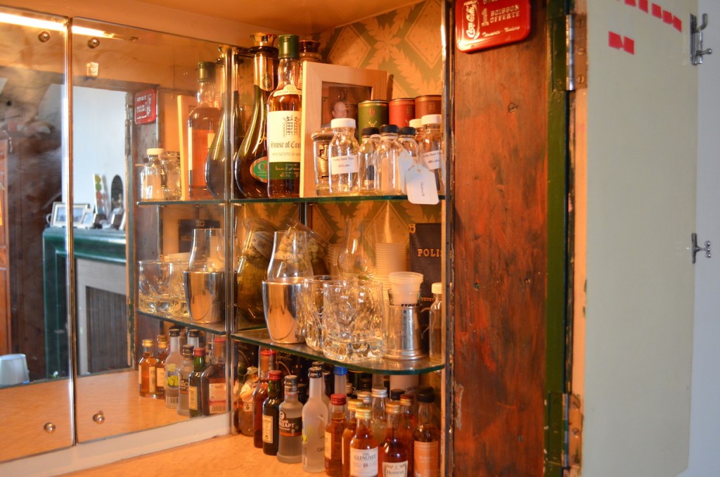 whisky bar and cabinet